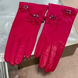 Portolano Bright Fuchsia Leather Gloves with Floral Appliqués